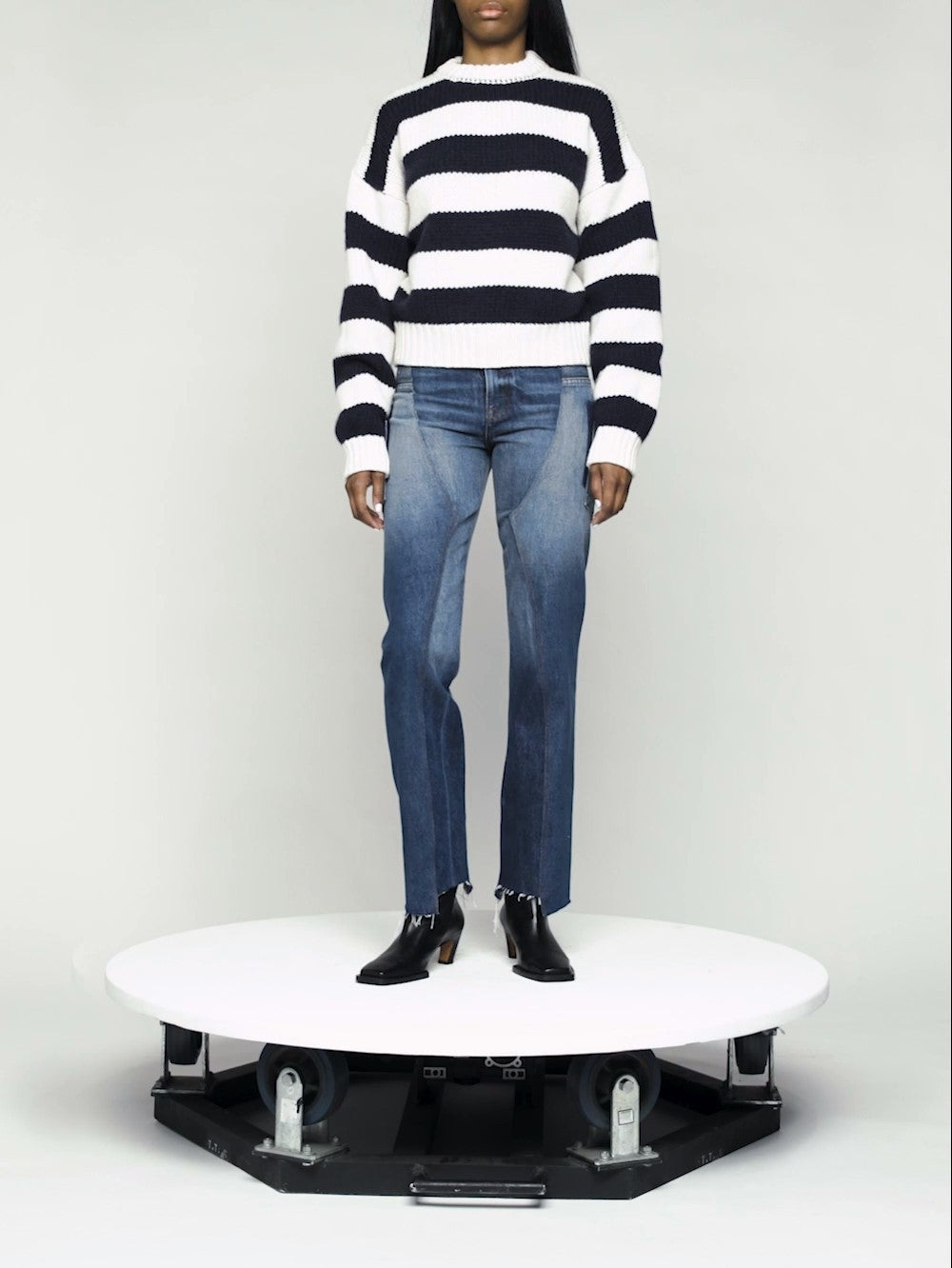 HIGH RISE INVERTED JEAN