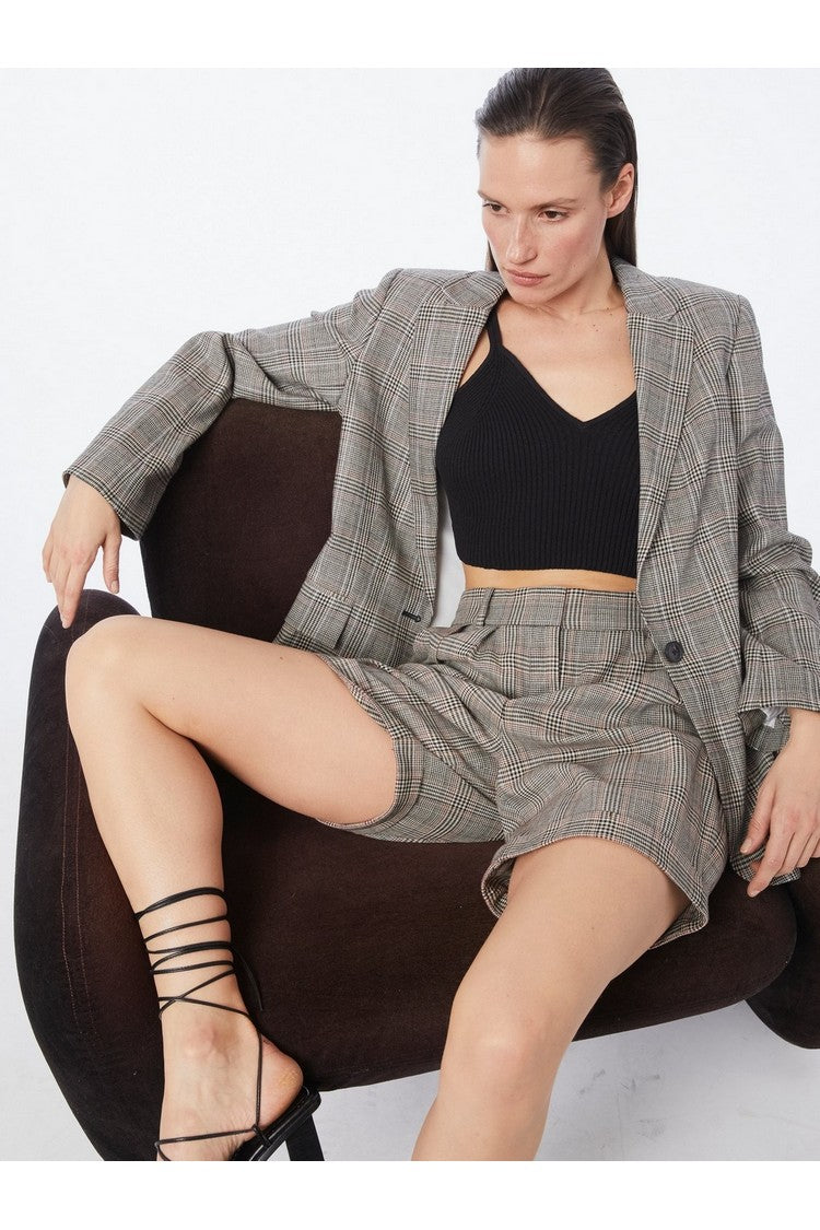 RELAXED SHORT