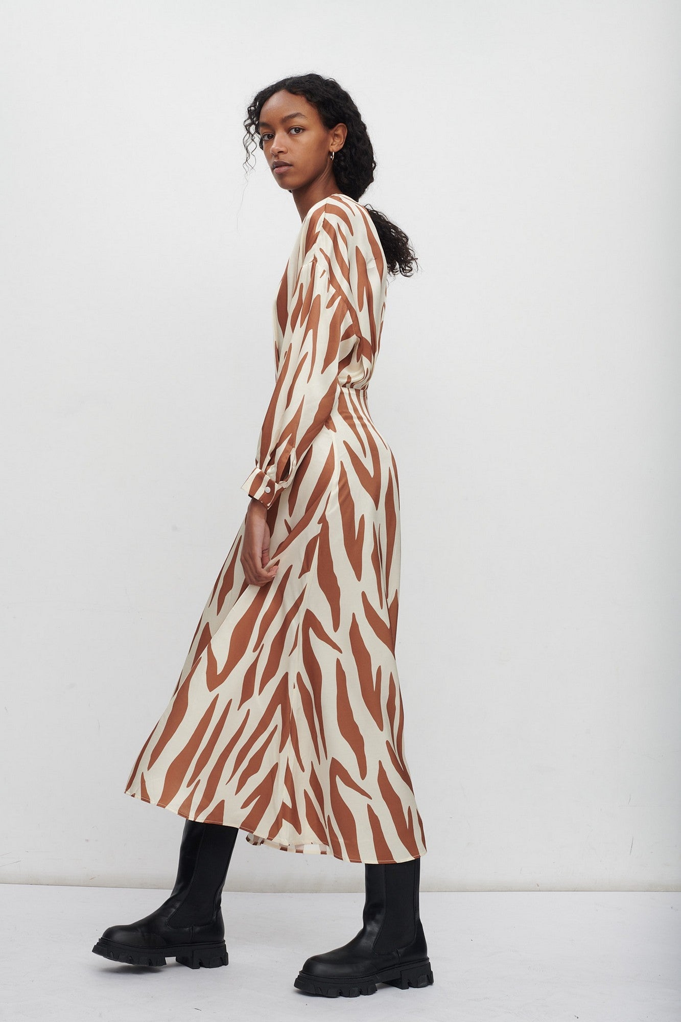 MIA LONG SLEEVE PRINTED MAXI DRESS