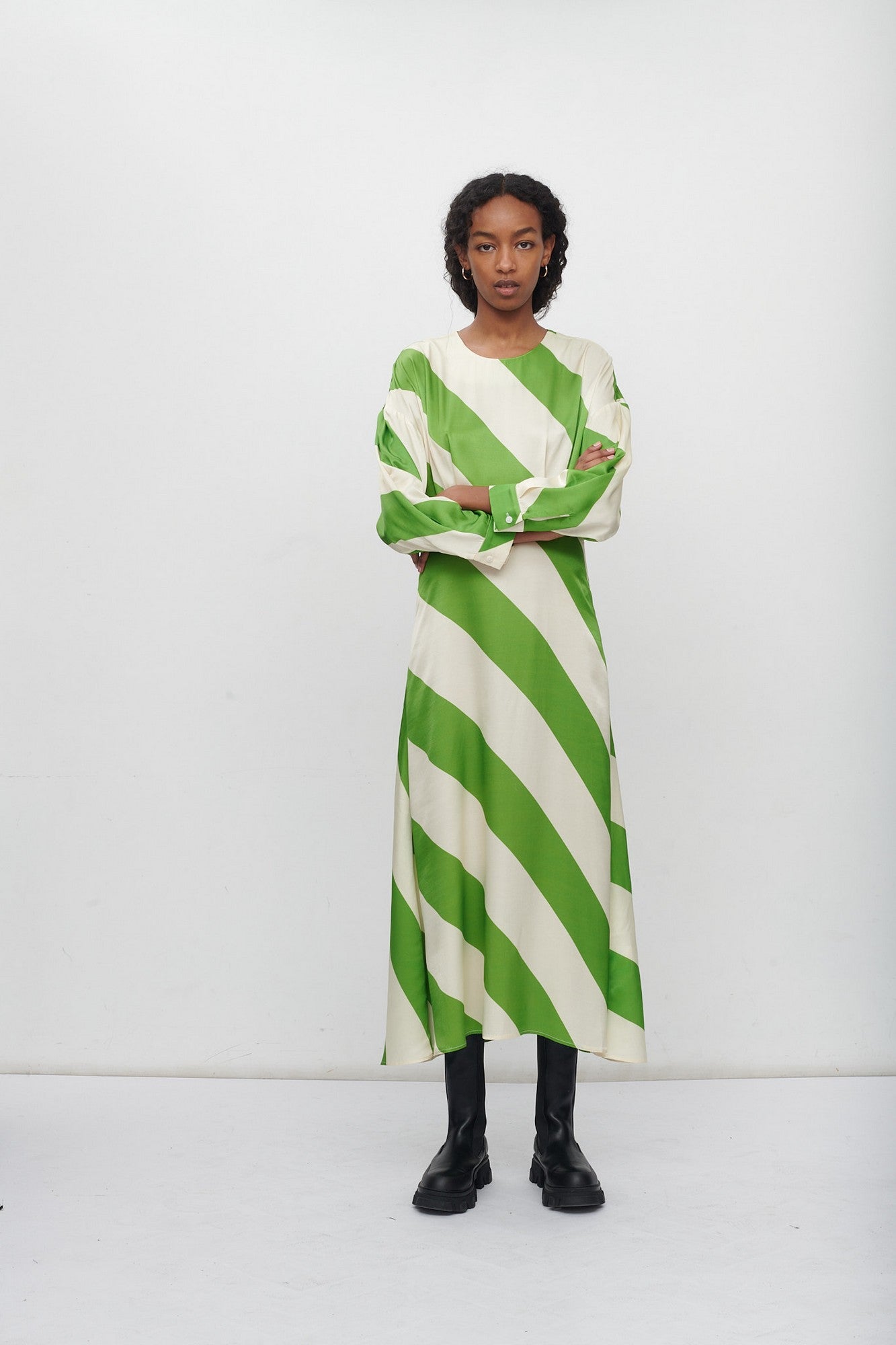 MIA LONG SLEEVE PRINTED MAXI DRESS
