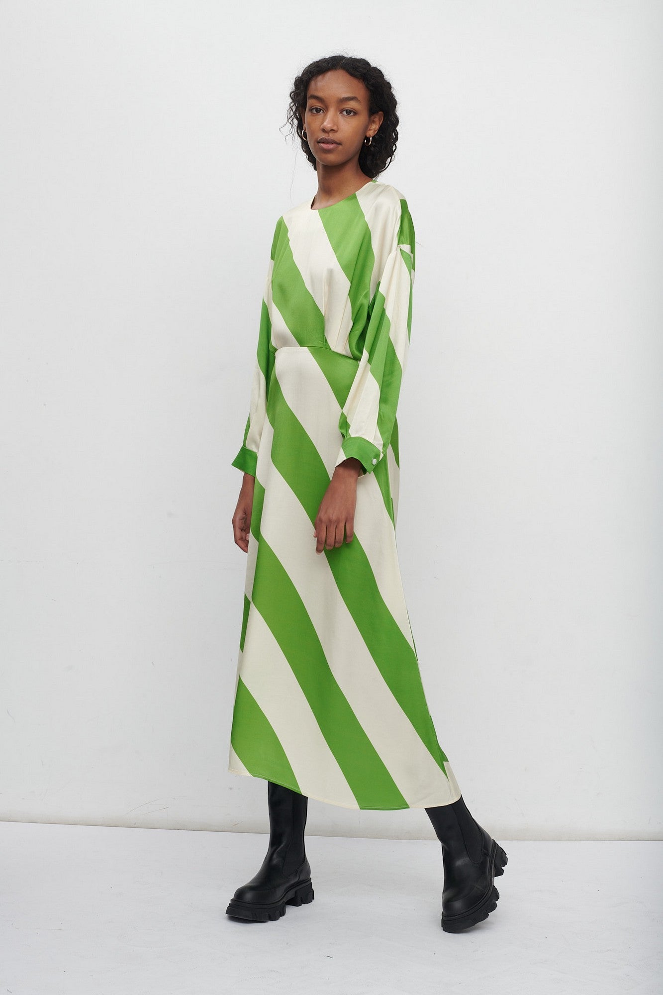 MIA LONG SLEEVE PRINTED MAXI DRESS