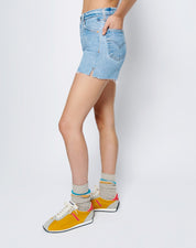 LEVIS HIGH RISE SHORT